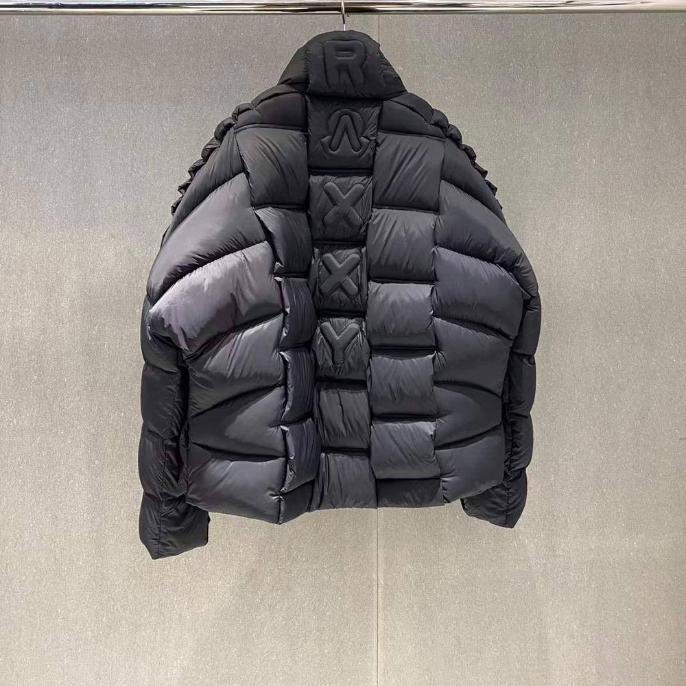 Пуховик Moncler