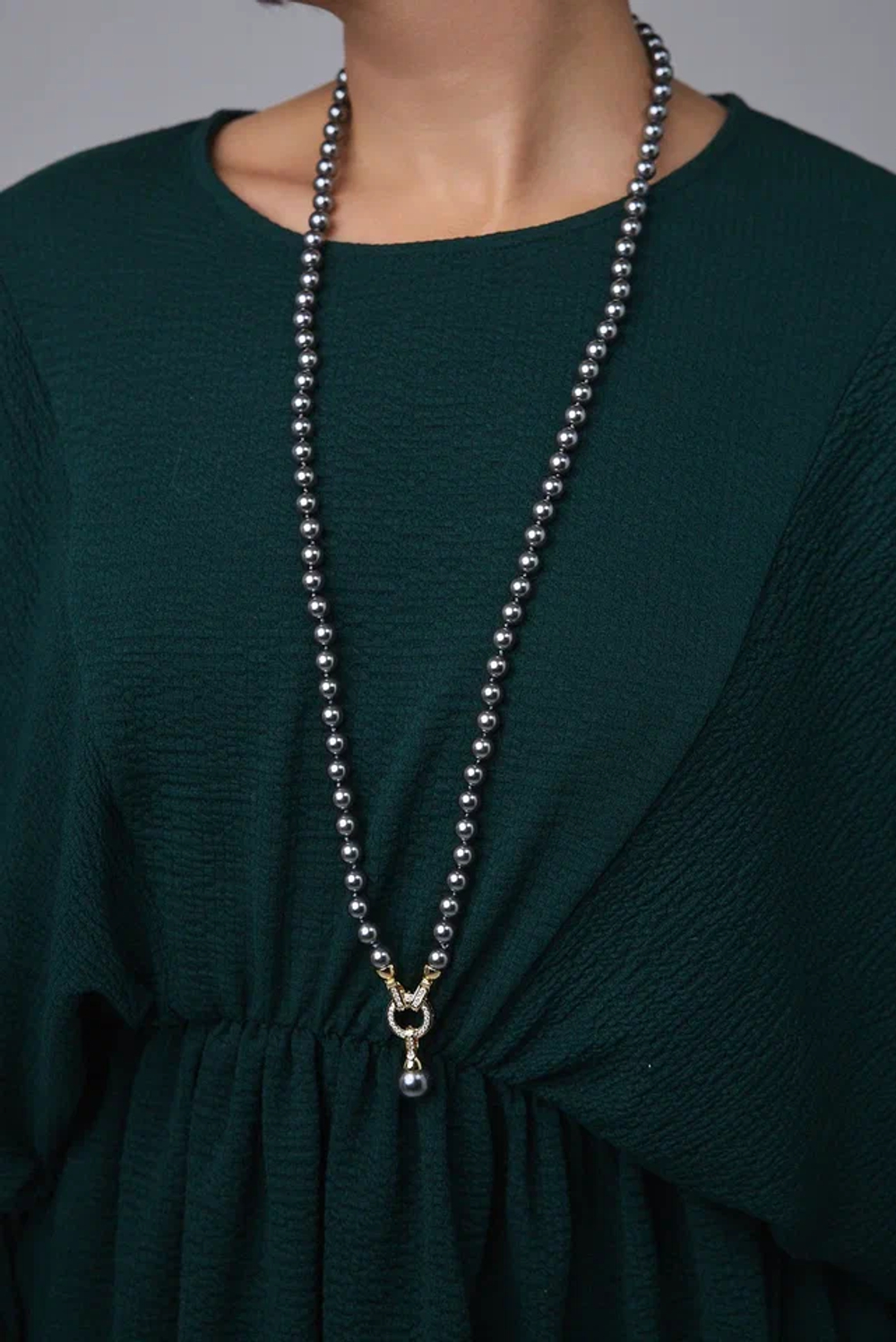 Колье "Бэль" серый жемчуг с цирконами, оттенок золото