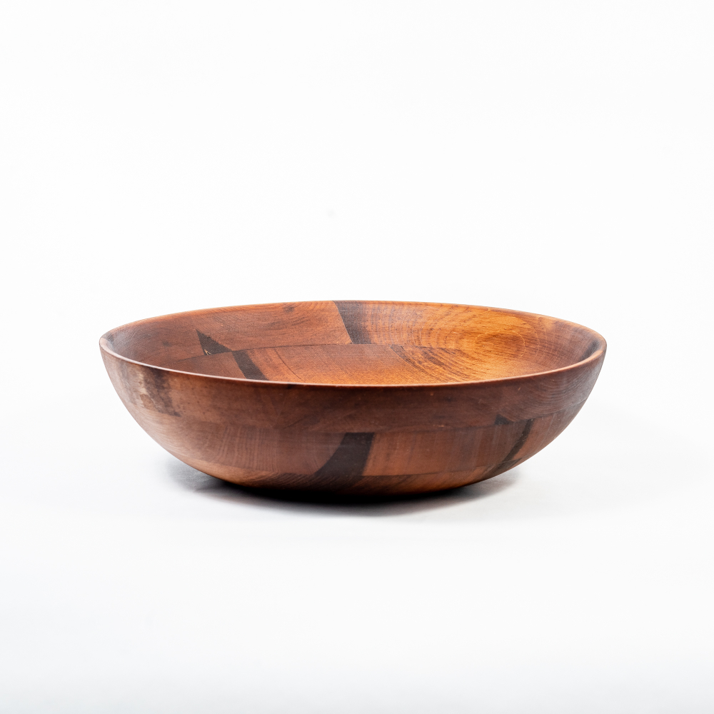 Деревянная глубокая тарелка (салатник) из дрвесины кедра 300 мм. T173