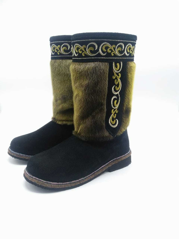 38 Унты женские из нерпы и замши