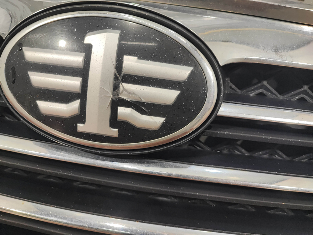 Решетка радиатора FAW Besturn X80 18-22 Б/У Оригинал 5CA250710