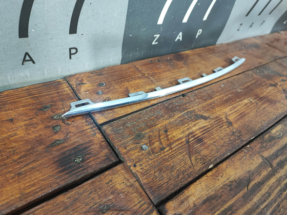 Молдинг переднего бампера Mercedes GLS (X167) 19-нв Б/У Оригинал A1678851106