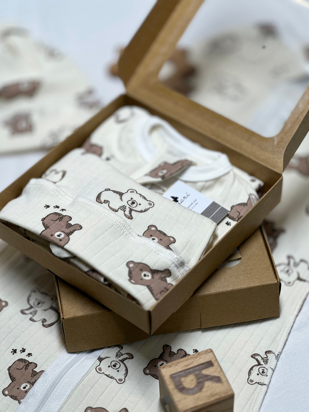 Набор "Мишка Топтыжка" (Пеленальный кокон + Шапочка Узелок)