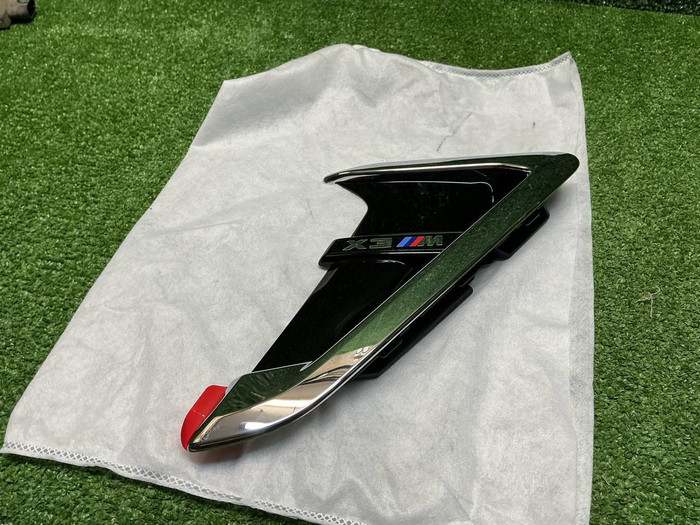 Накладка крыла передняя правая BMW X3M F97 (19-нв)