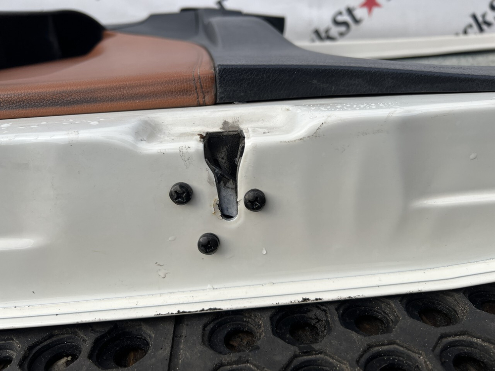 Дверь правая в сборе 2023г