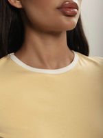 Футболка облегающая с окантовкой