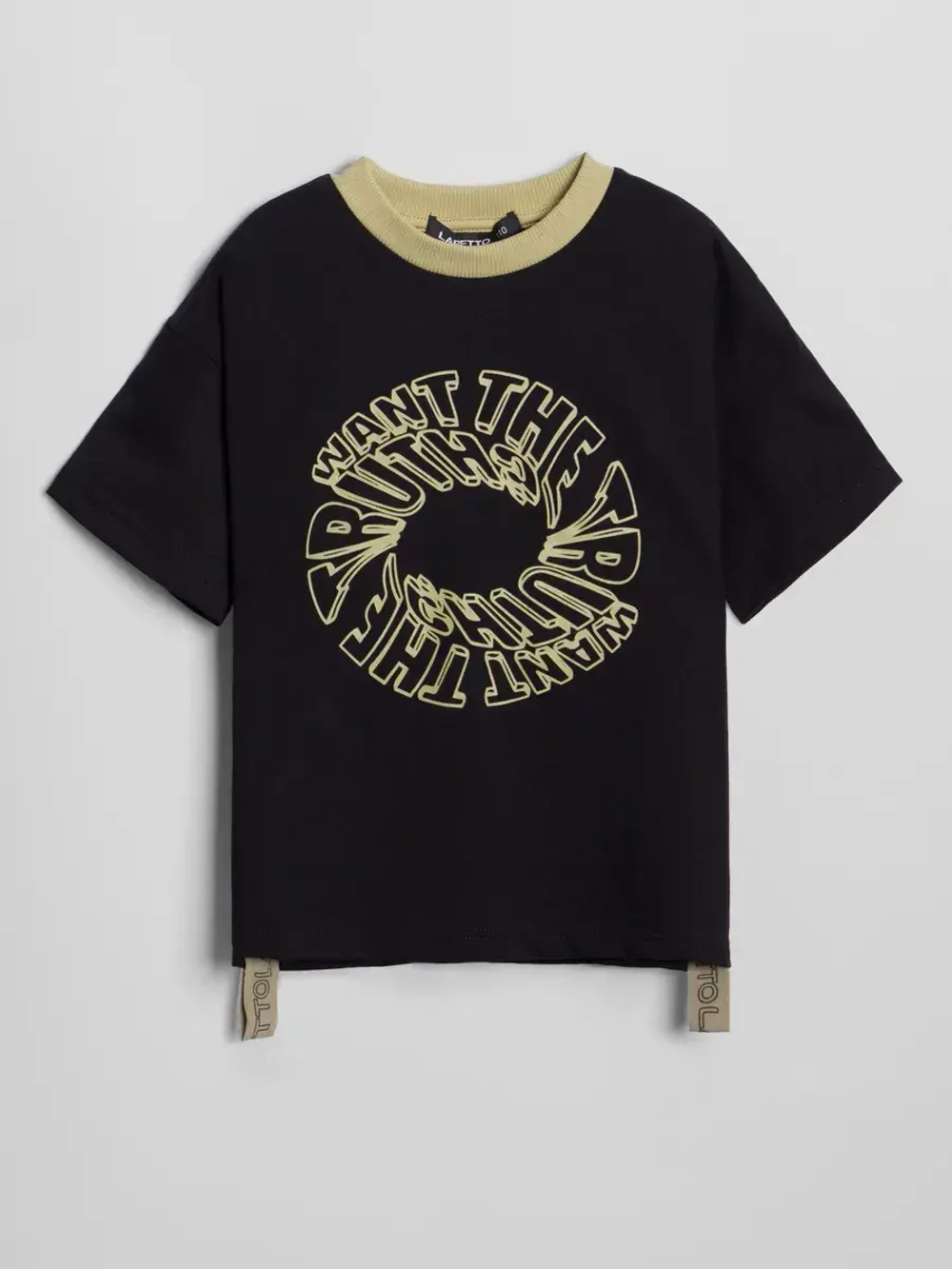 Черная футболка для мальчика в школу