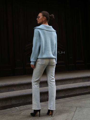 Голубой шерстяной свитер с откидным воротником