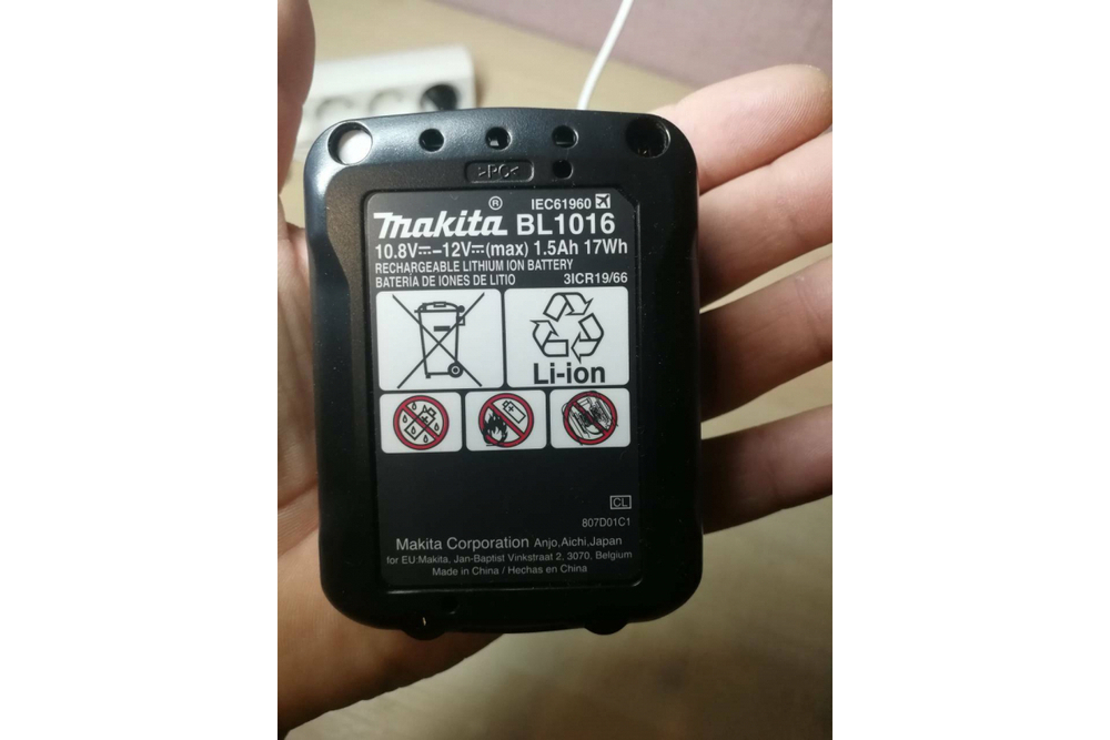 Набор инструментов Makita CXT: дрель-шуруповерт DF333DZ + пылесос CL106FDZ + 2 аккумулятора BL1016 + з/у DC10WD CLX226X1