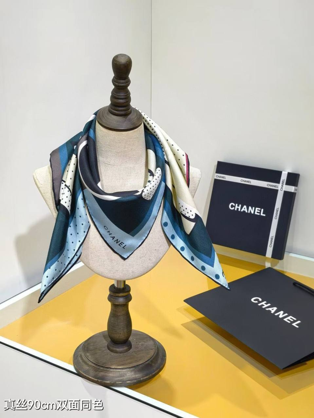 Платок Chanel