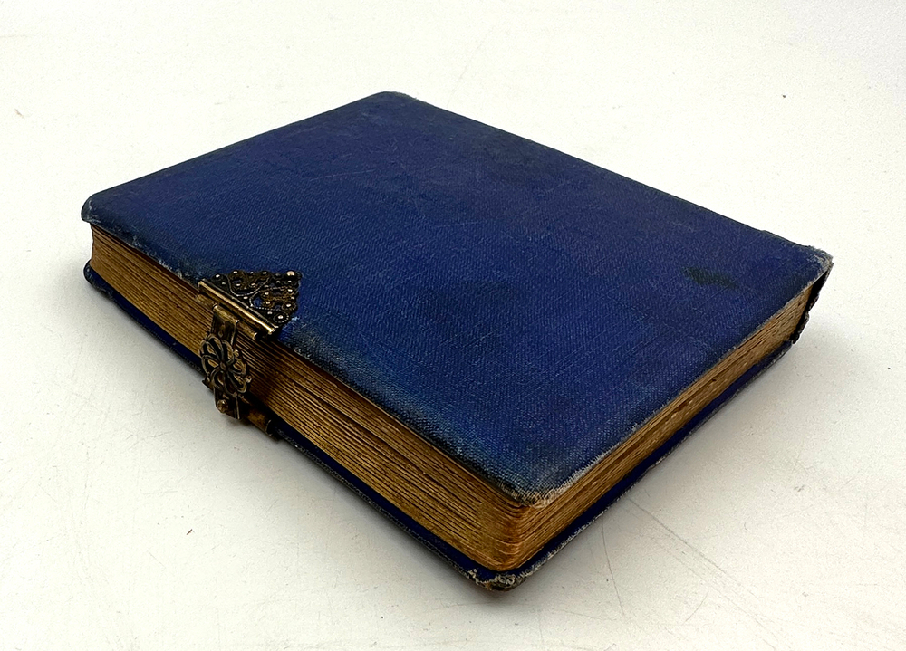 Театральный мир. Фотоальбом содержит миниатюрные фотографии актёров Императорского театра.