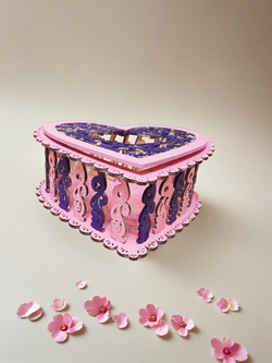 Шкатулка сердце. Ручная роспись. 16х16х6,5 см