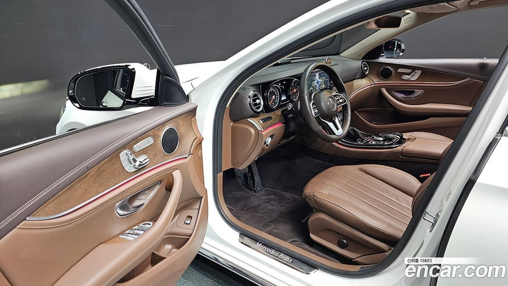 Mercedes-Benz E-Class W213 E220d 4MATIC Exclusive (10.2019)