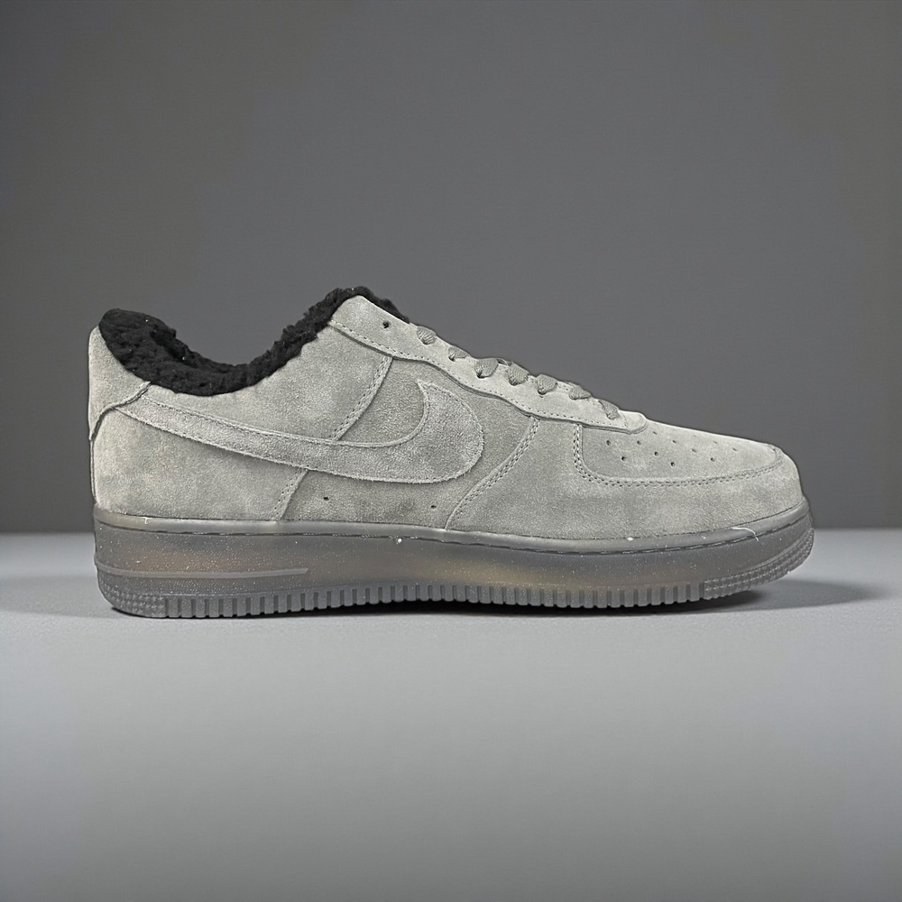 Nike Air Force 1 Low Winter • Gray