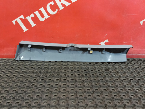 Накладка стойки правой 2018г.