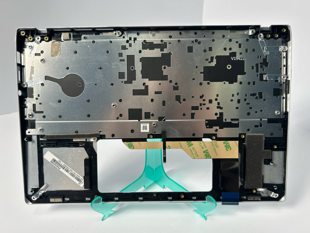 Верхняя панель с клавиатурой (топкейс) для ноутбука MSI Prestige 14 A11/белая (957-14C411E-C15)