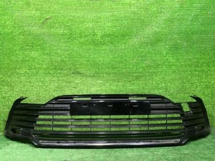 Решетка переднего бампера Toyota Camry XV70 (2020-н.в.)