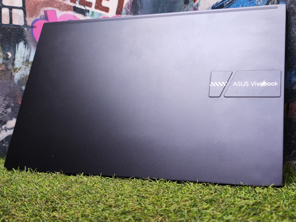 ASUS VivoBook 15 Ryzen 7 5800H/16Gb/1Tb/Vega/FHD/OLED