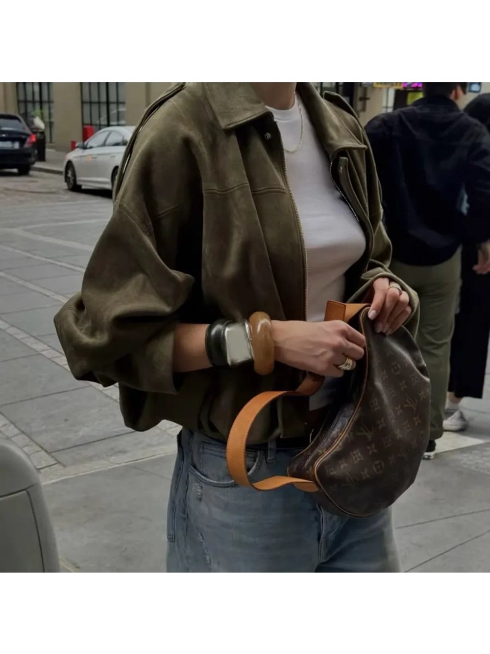 Куртка-бомбер оверсайз