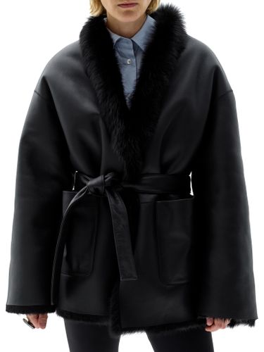 Черная двусторонняя шуба из овчины с поясом
