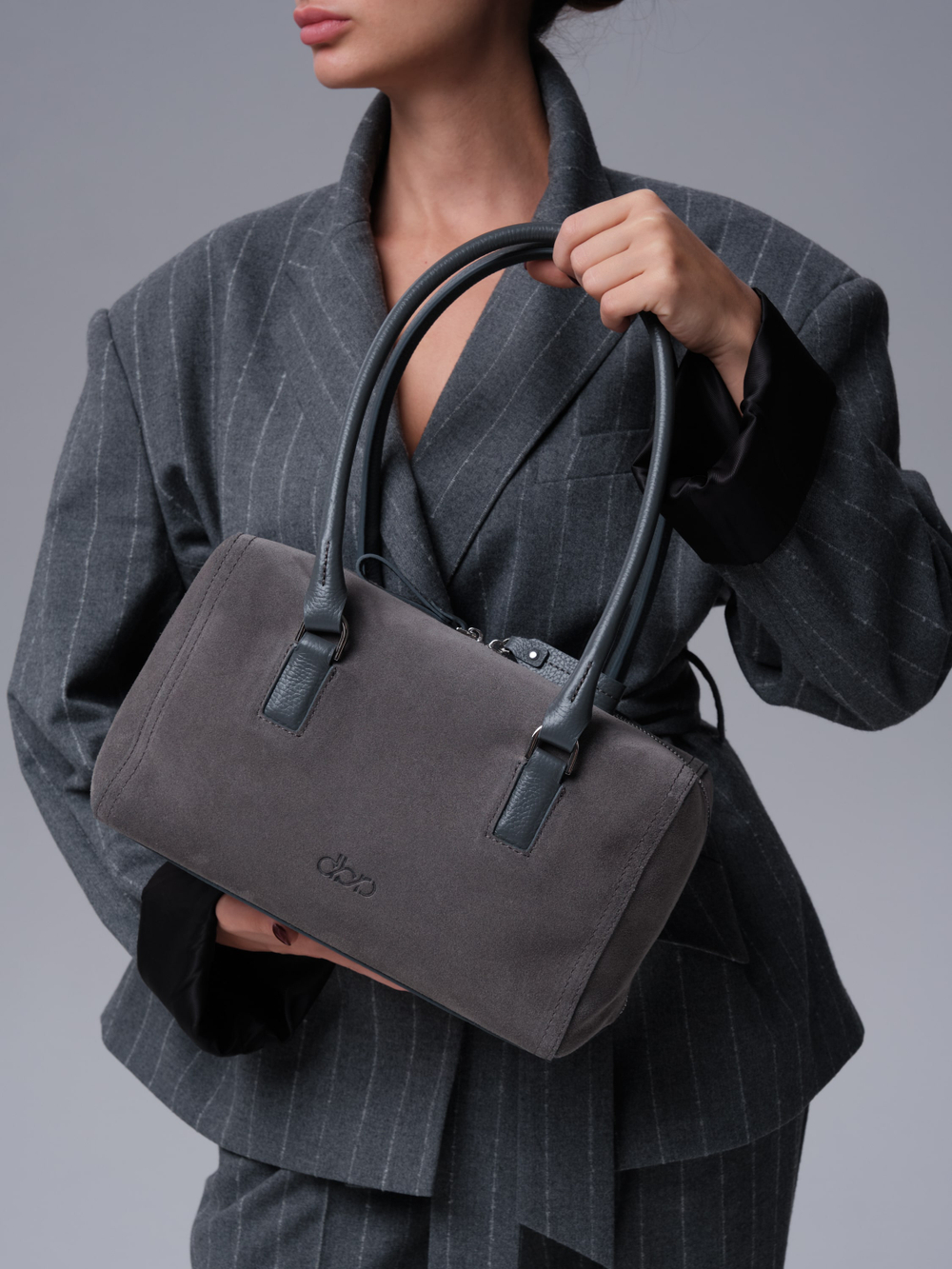 Замшевая сумка DBR 31333 серый замок велюр