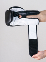 Перчатки боксерские LEADERS LS 2 BK/WH (черно-белые)