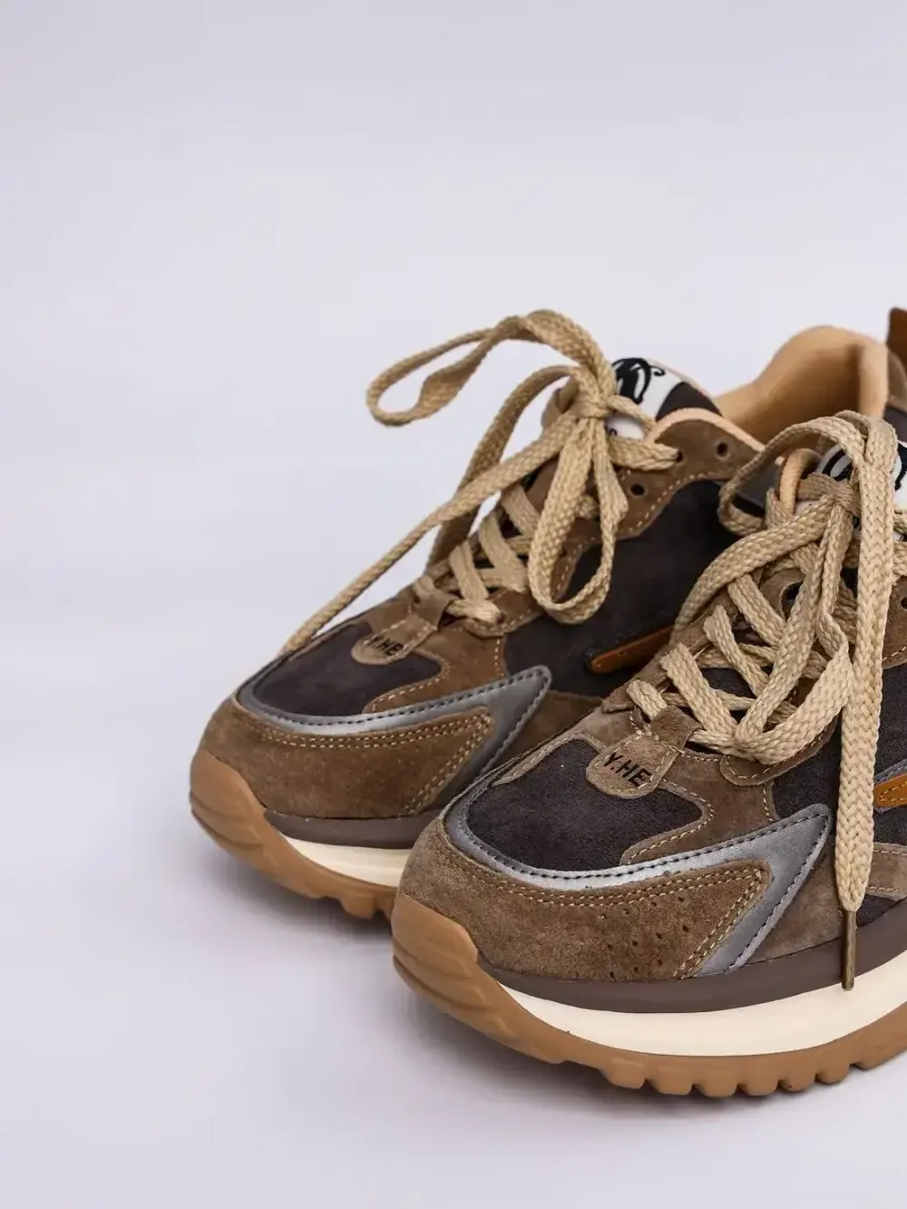 Кроссовки женские натуральная кожа