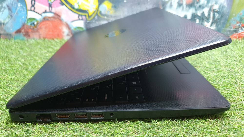 Ноутбук HP Ryzen 3/8Gb/Vega 3