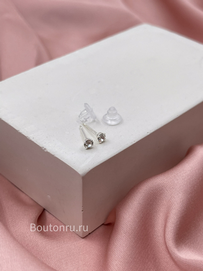 Серьги гвоздики серебристые  со стразом