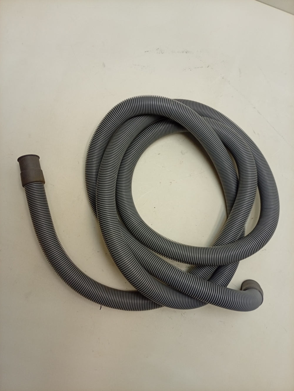 FE925N кт21 Сливной шланг для стиральных машин Electrolux AEG Zanussi 1240881217 б/у