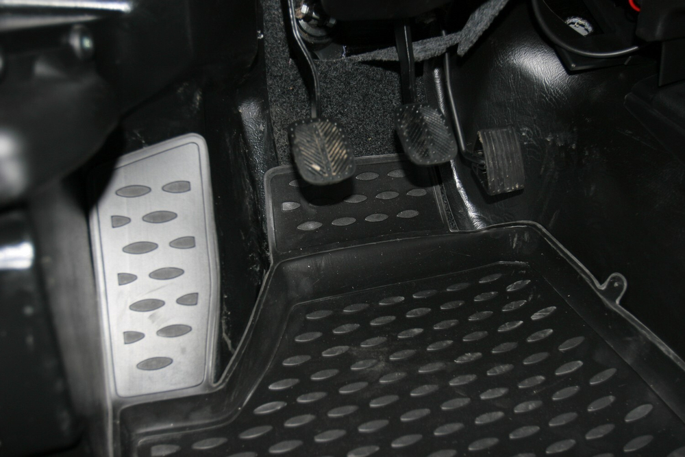 Коврики в салон ВАЗ 2131 Lada 4x4 5D 10/2009- 4шт. (полиуретан) Element.NLC.52.24.210KH