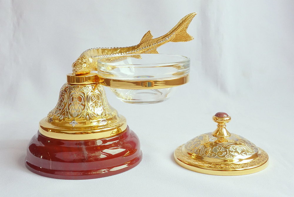 Икорница на яшме "Осетр" (Златоуст)