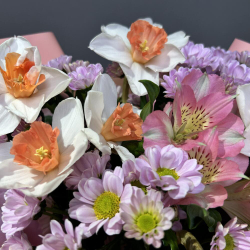 Букет "Бэлла" (Нарциссы и ромашки)