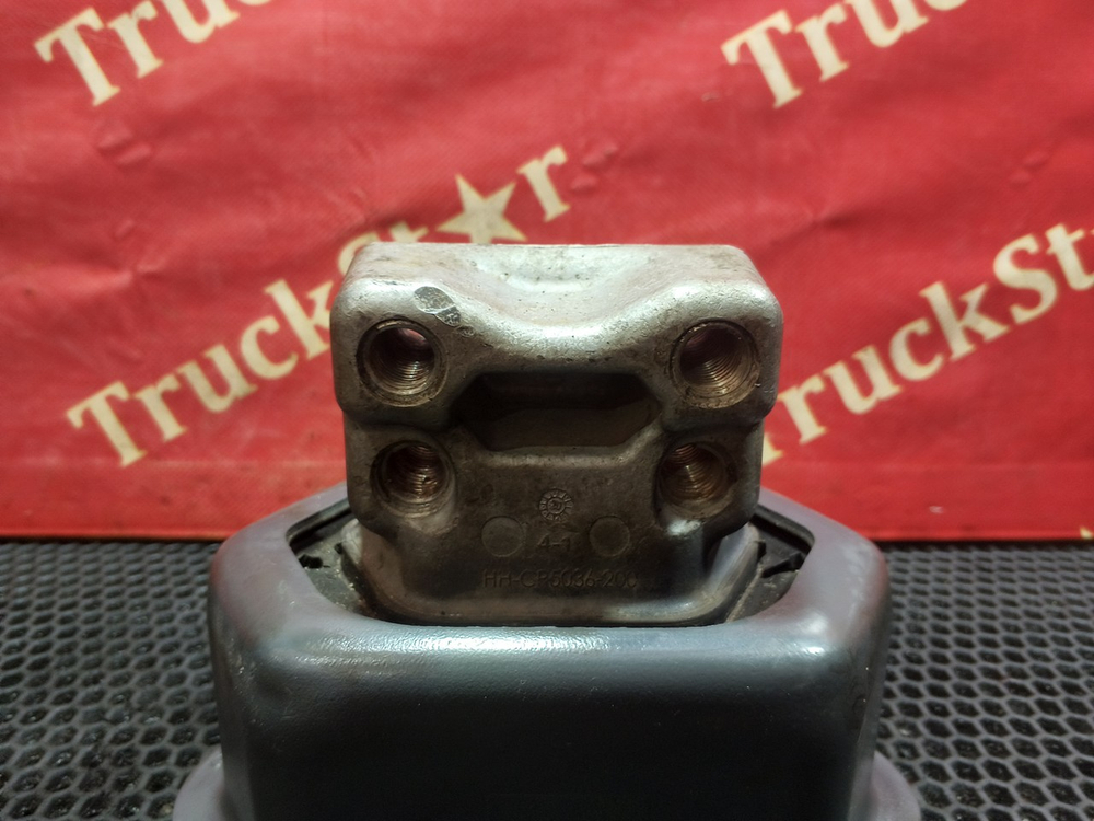 Подушка двигателя задняя 2020г