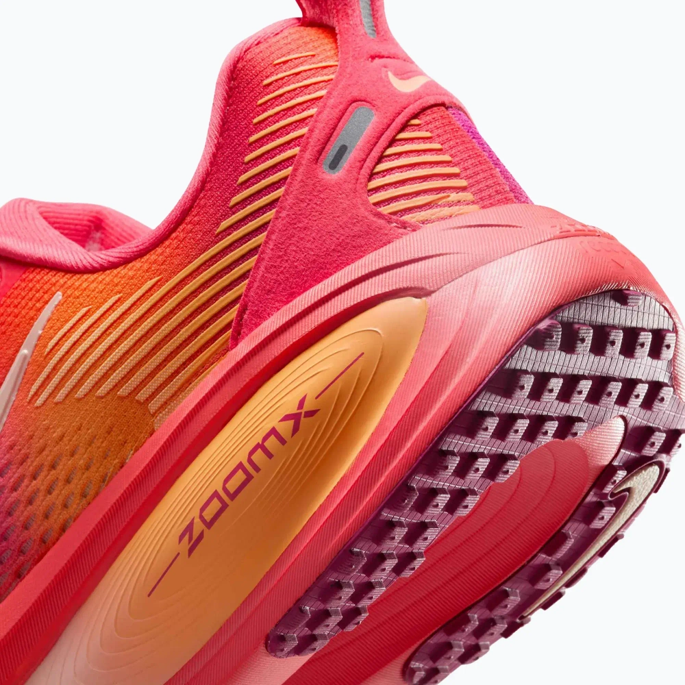 Женские Кроссовки для бега Nike Vomero 18 SE ember glow/sweet beet/marrakesh/washed coral
