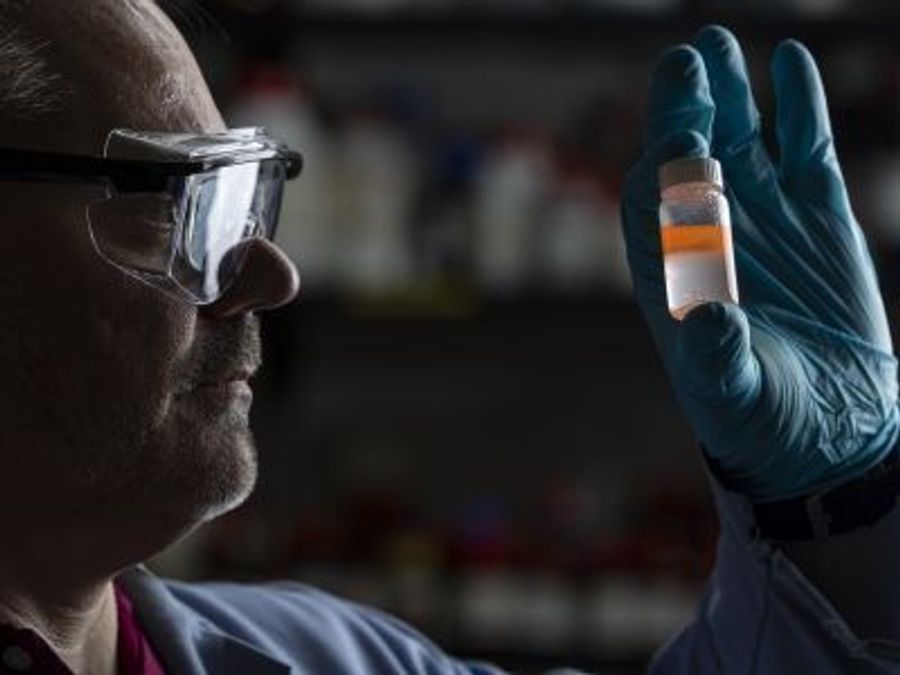 Учёные смогли удалить из воды 98% пластика