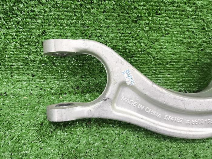 Кронштейн амортизатора передний Zeekr 001 (21-нв)