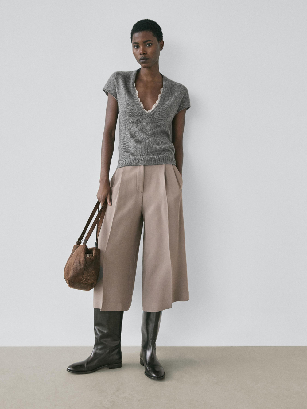 Massimo Dutti Свитер из трикотажа с короткими рукавами и отделкой кружевом, серый