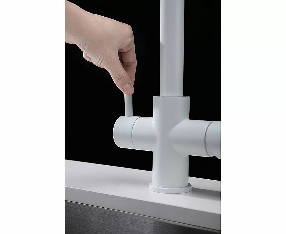 Смеситель для кухни Paulmark Lange La214212-WH белый матовый