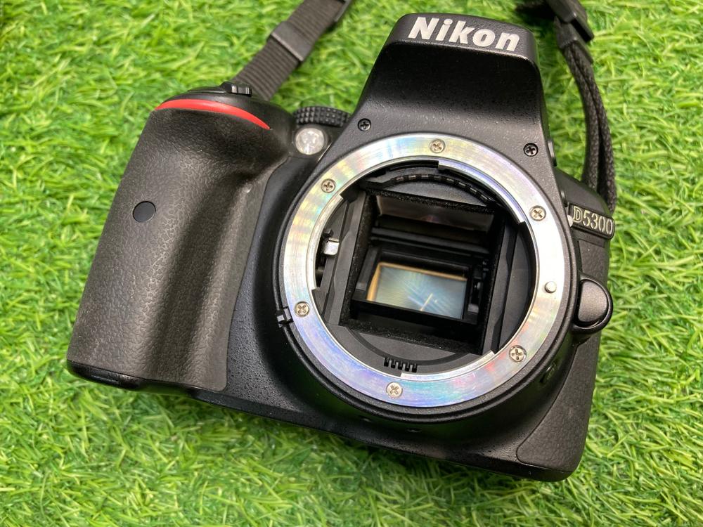 Nikon D5300 + 18-55mm 3.5-5.6GII VR 10.300 кадров