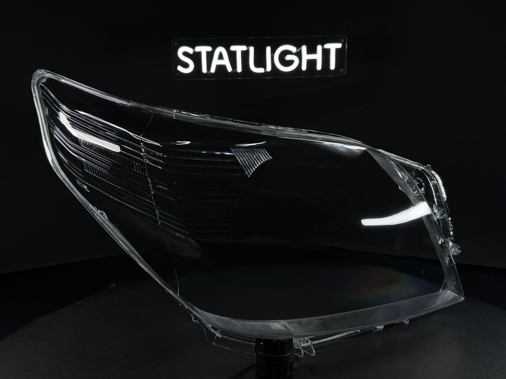 Правое стекло фары Toyota Prado 150 2010-2013