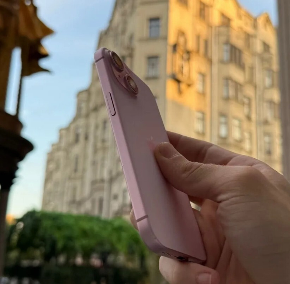 iPhone 15, 256 ГБ б/у