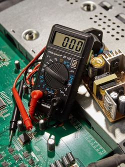Мультиметр цифровой и тестер напряжения