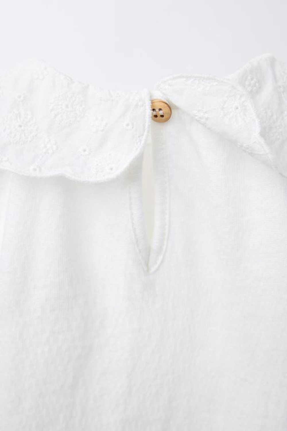 ZARA БОДИ С ВЫШИВКОЙ НА ВОРОТНИКЕ, СВЕТЛЫЙ ЭКРЮ