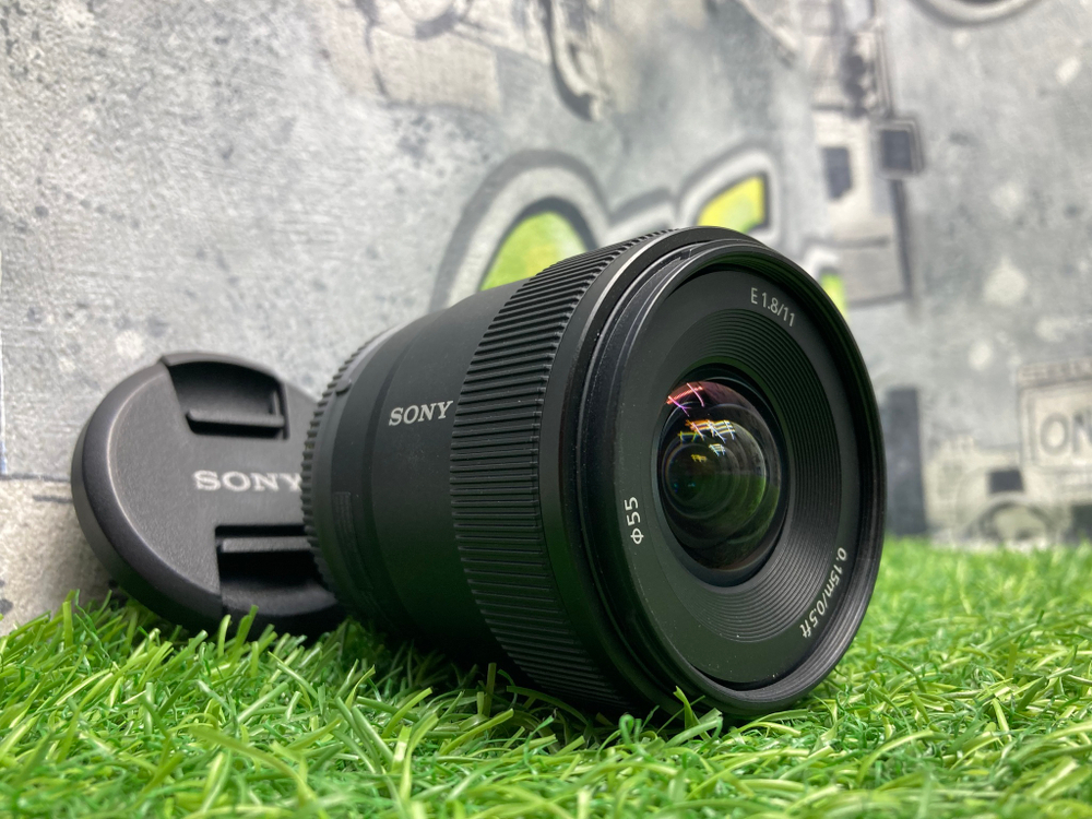 Sony E 11mm 1.8 (SEL11F18)