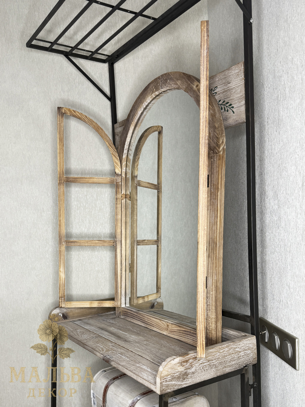 Зеркало на стену "Окно" 55,5x3x82 см в деревянной раме со створками