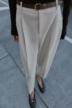 ZARA БРЮКИ С ЗАЩИПАМИ И РЕМНЕМ, СВЕТЛЫЙ ЖЕЛТО-КОРИЧНЕВЫЙ