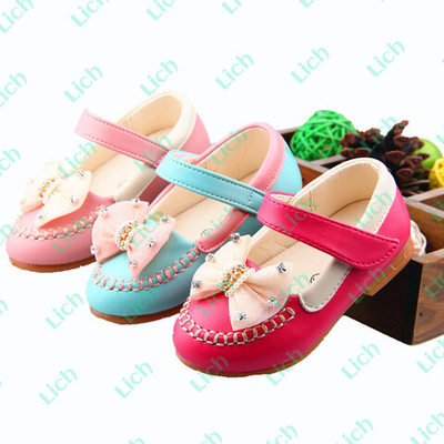 Туфли с бантами со стразами, бусинами и контрастной строчкой