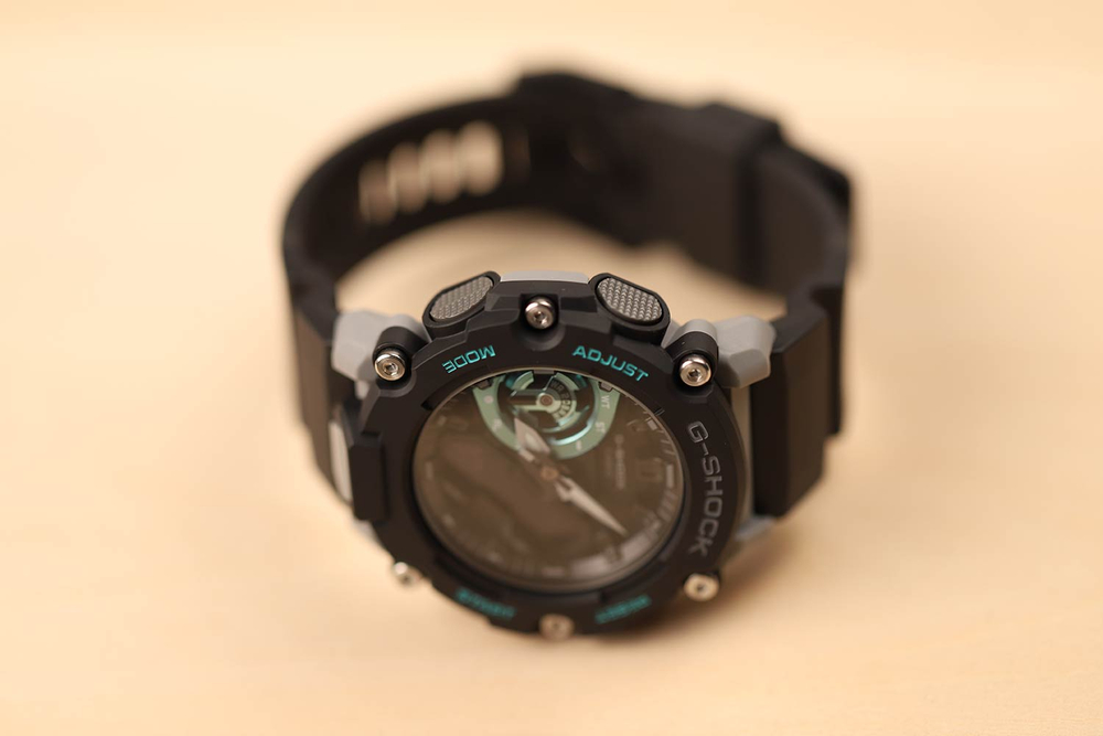 Часы Casio GA-2200M-1AER