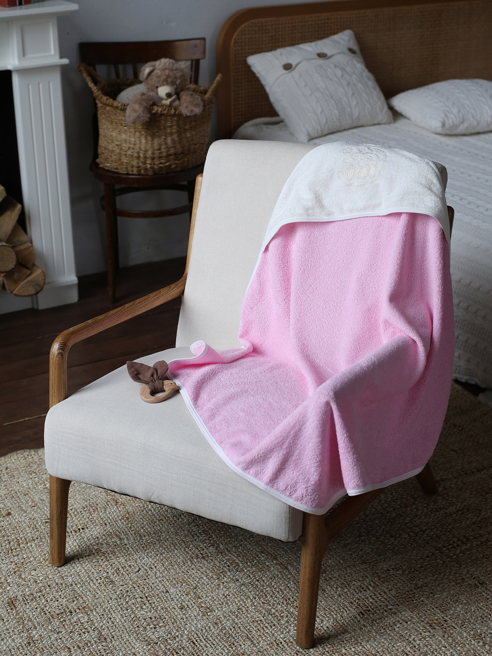 Полотенце с уголком для новорожденных махровое 90х90 (розовое)